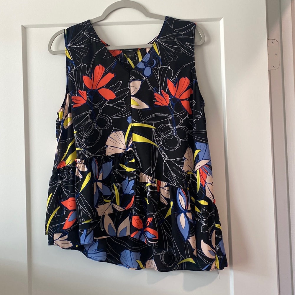 Halogen Asymmetrical Sleeveless floral blouse